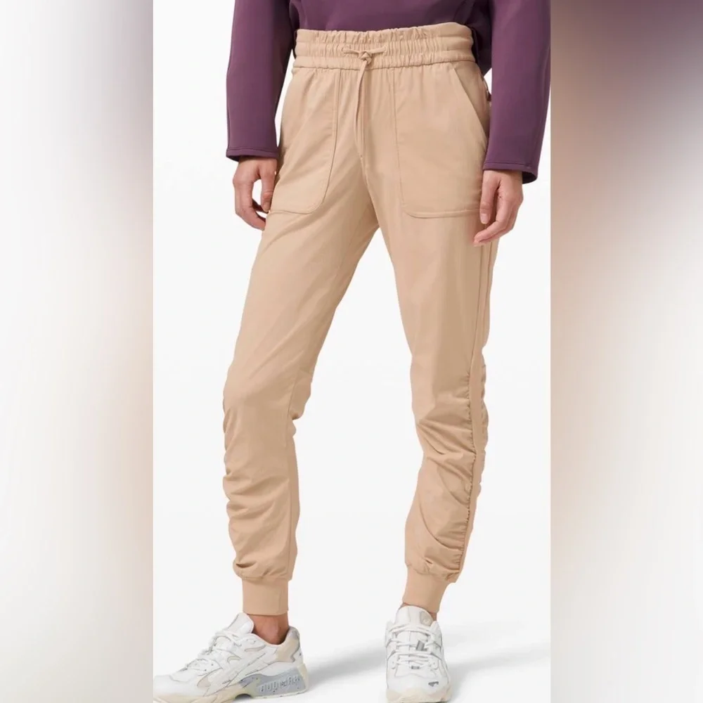 Lululemon Beyond the Studio Jogger Tan Size 6